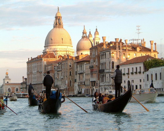 [imagetag] http://www.travelvivi.com/wp-content/uploads/2009/09/Venice-Italy.jpg