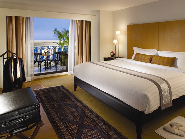 guest room at lebua at State Tower