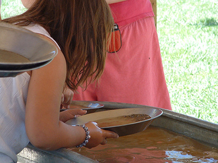 1238996241_0518.430x323