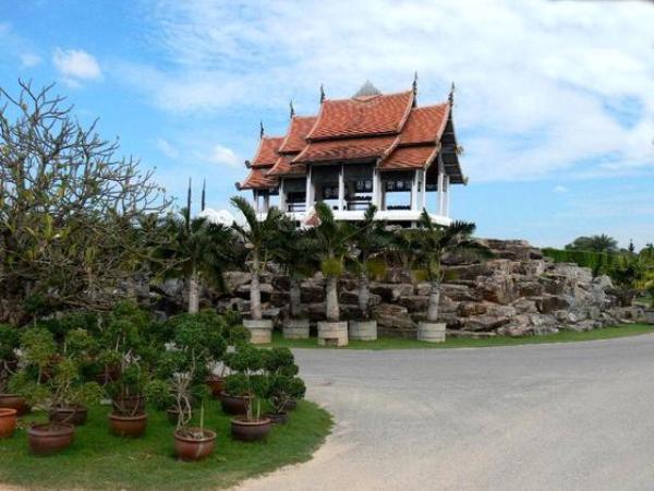Nong_Nooch_Tropical_Garden-Pattaya