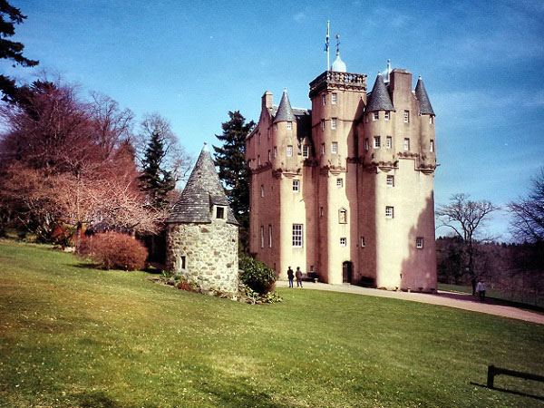 Craigievar-Castle