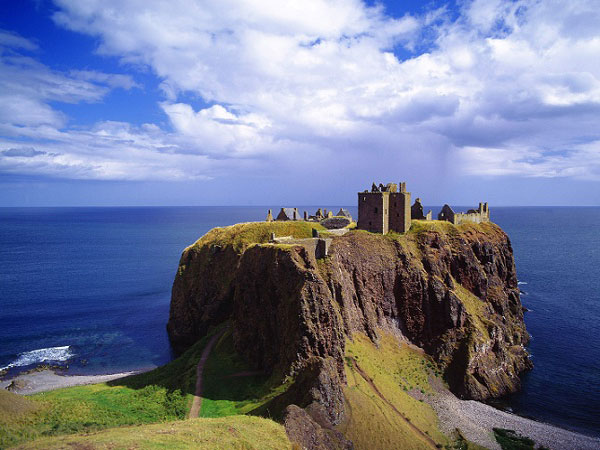 dunnottar-castle-near-stonehaven