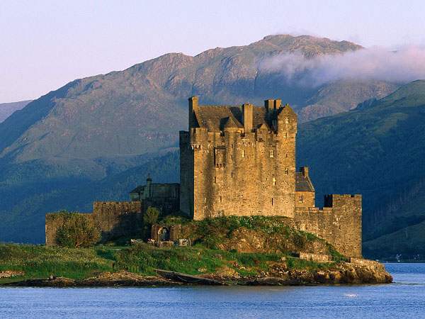eilean-donan-castle-dornie-scotland