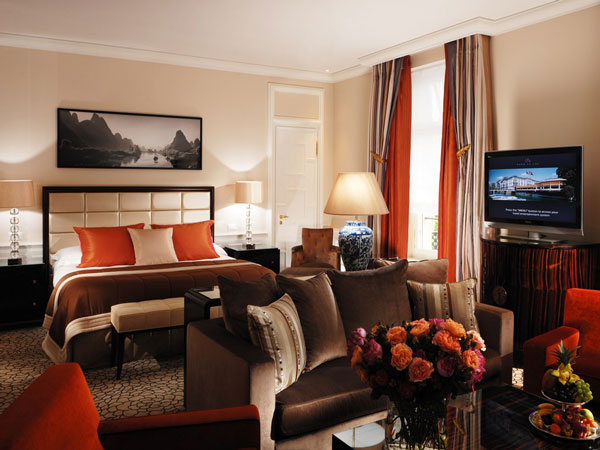 guestroom-at-baur-au-lac