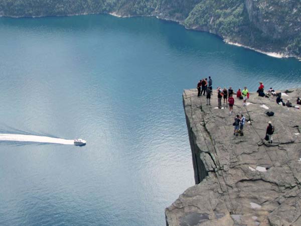 preikestolen-norway-cruise