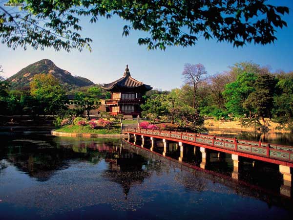 Hyangwonjong Pavilion  Lake Seoul