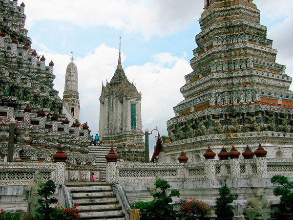 Wat Arun Bangkok exterior