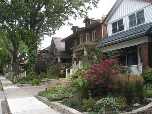Photo by http://www.viewtorontohomes.com