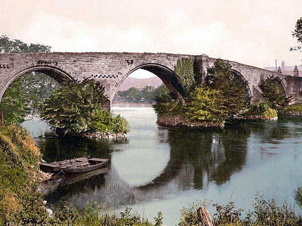 Photo by http://www.old-picture.com