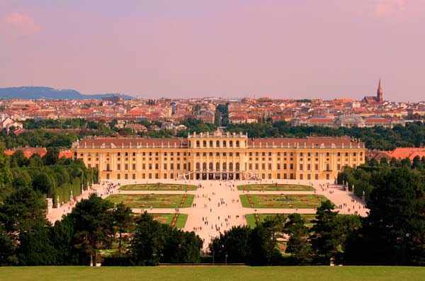 Photo by http://maastricht-students.com