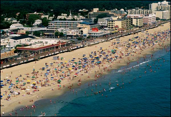 Photo by http://delawareartgallery.com/