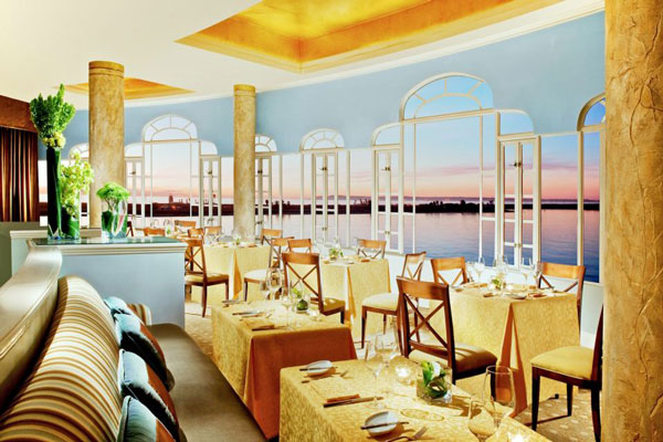 Photo by http://dqgpjgoc7e4dm.cloudfront.net/