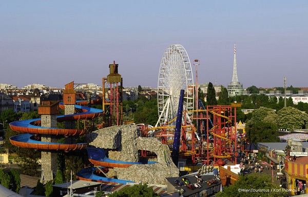 Photo by http://www.hotelcapri.at/