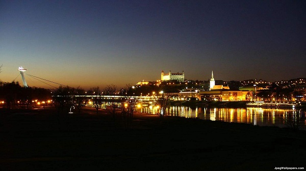 Photo by http://www.jpegwallpapers.com/