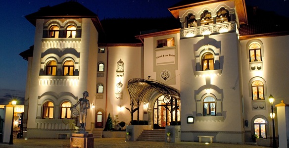 Photo by http://carolparchotel.ro/